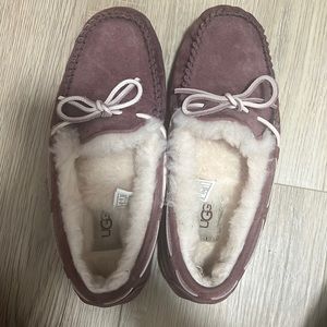 Ugg dakota moccasin slippers size 7